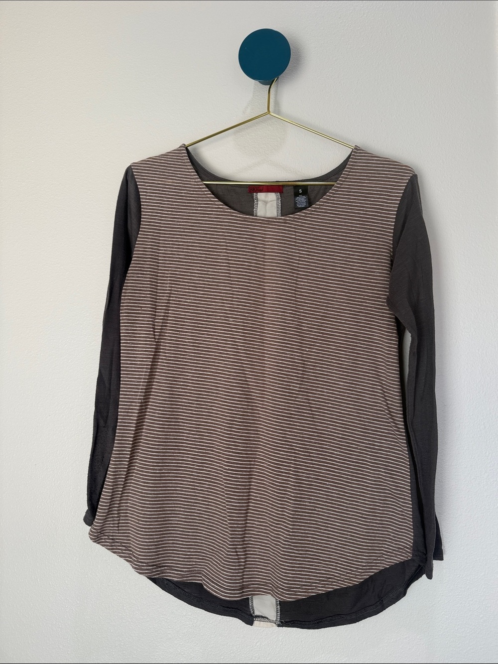 BKE Striped Taupe Front with Dark Charcoal Long-Sleeve Tee